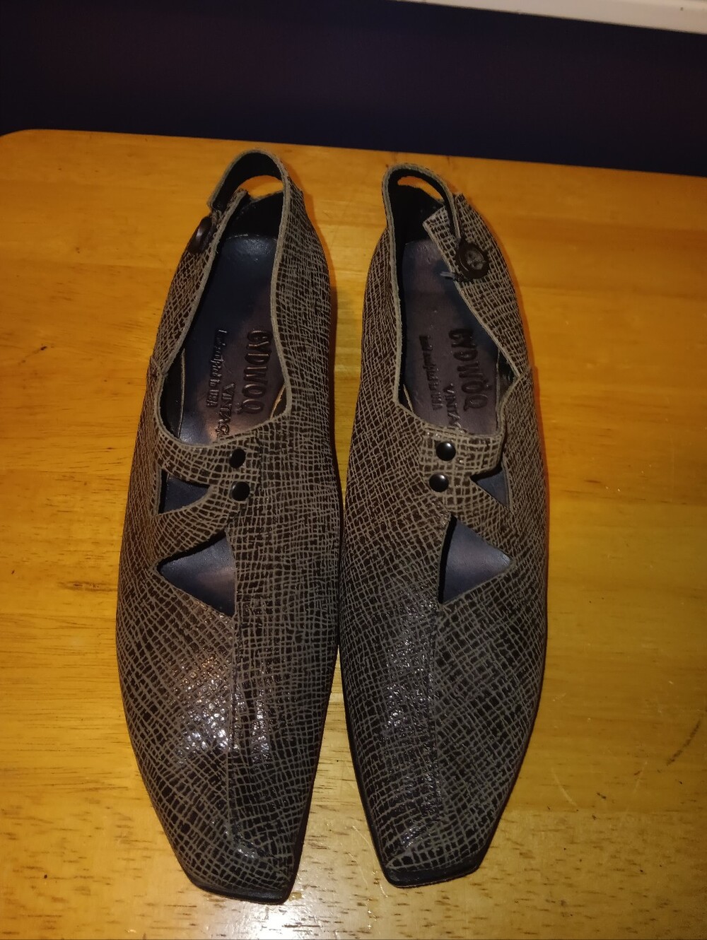 Cydwoq Snake Leather Slingback Pumos Size 38